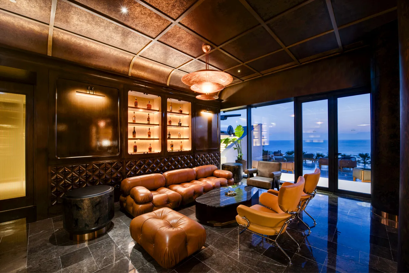 Ash Cigar Lounge 18+ Regnum The Crown